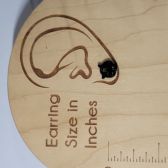 Tiger Hollow Cut Stud Earrings, choice of color - Picture 5 of 6